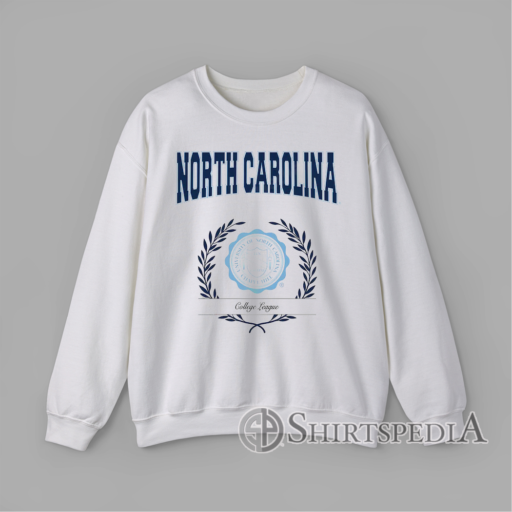 Old Classic Vibes University of North Carolina Sweatshirt Vintage Collegiate Style