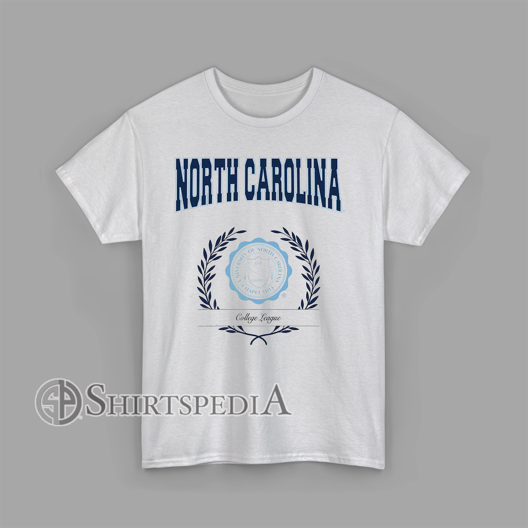 Old Classic Vibes University of North Carolina Unisex T-Shirt Retro College Design